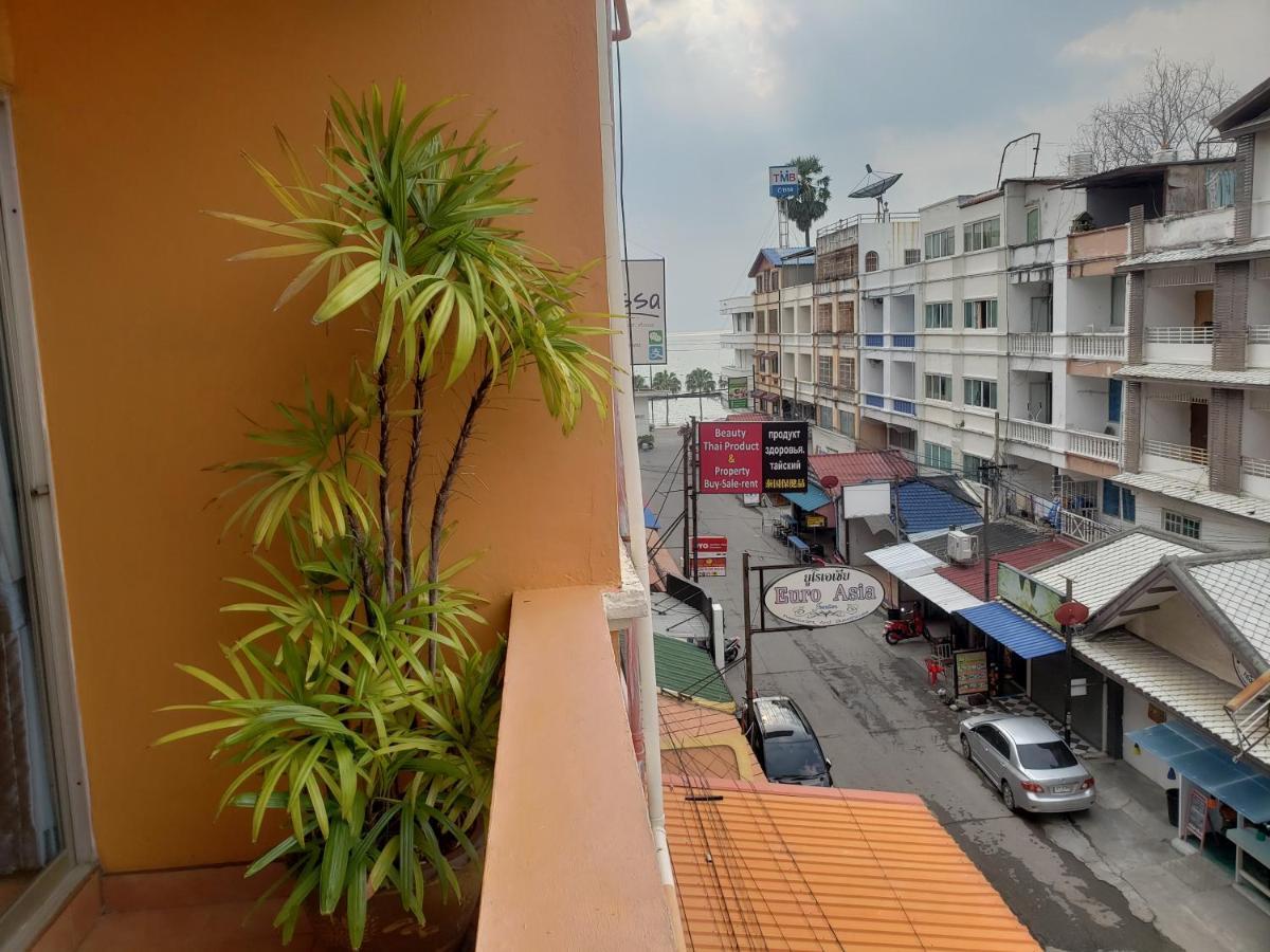 Everybody'S Inn Jomtien Beach Exterior photo