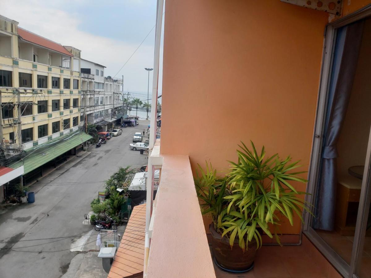 Everybody'S Inn Jomtien Beach Exterior photo